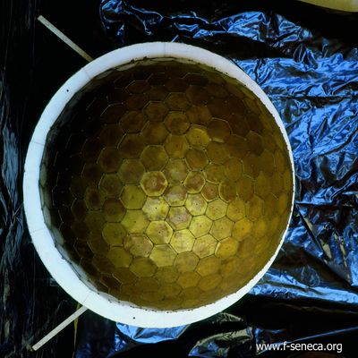 MAQUETA DE CÚPULA GEODÉSICA PARA PROYECCIÓN DE CINERAMA 